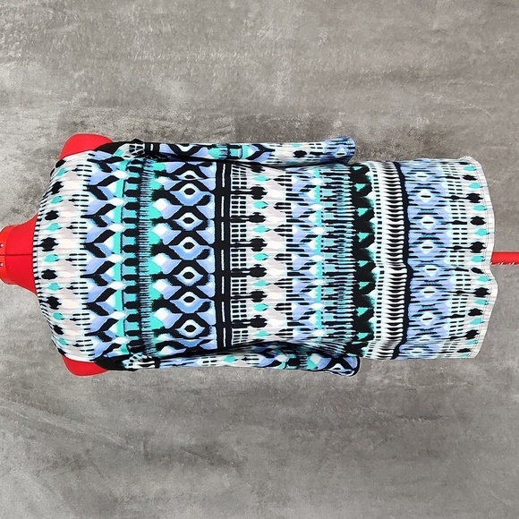 Time Line polyester blouse - Picture 2 of 8